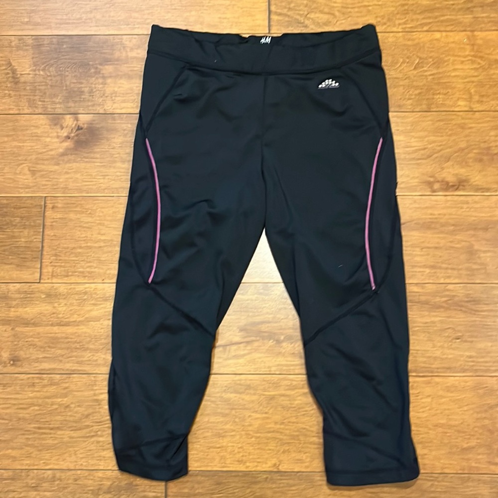 Black H&M Capri Sport Leggings Pants Medium